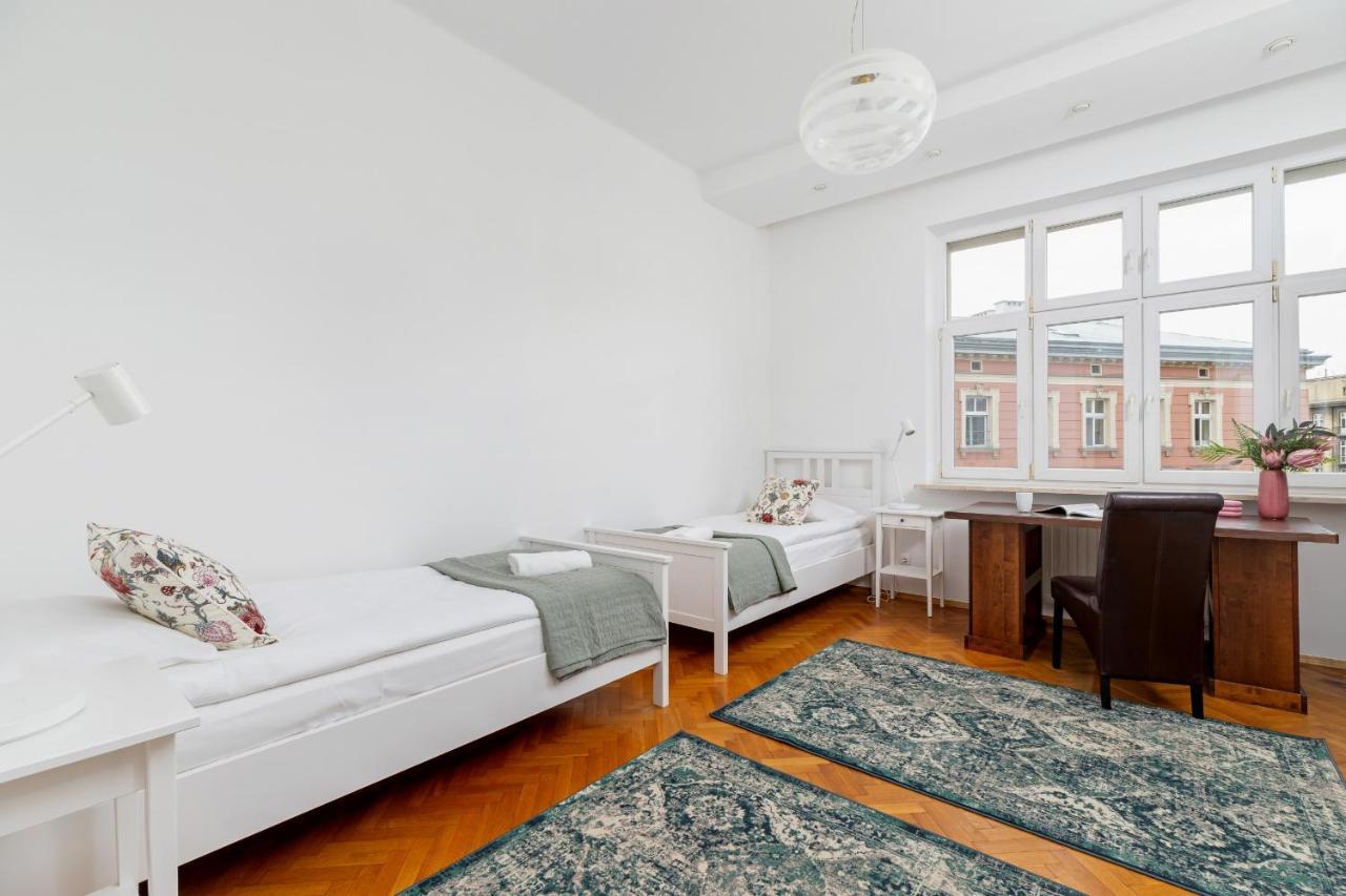 Slowacki Avenue Family Apartments Cracow By Noclegi Renters كراكوفيا المظهر الخارجي الصورة